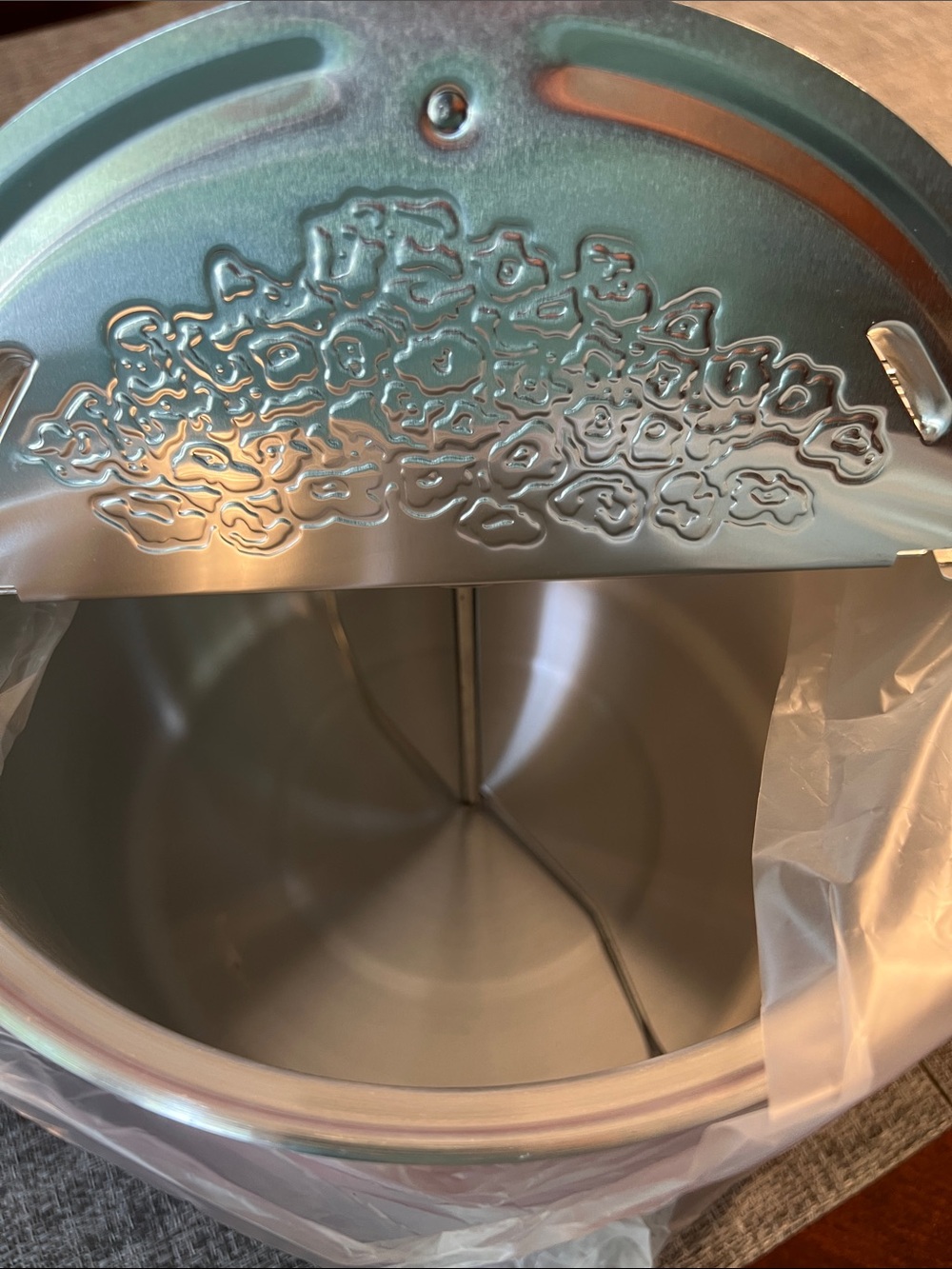The Genuine Whirley-Pop is a 6-quart stovetop popcorn popper. New with tag. - Picture 6 of 7